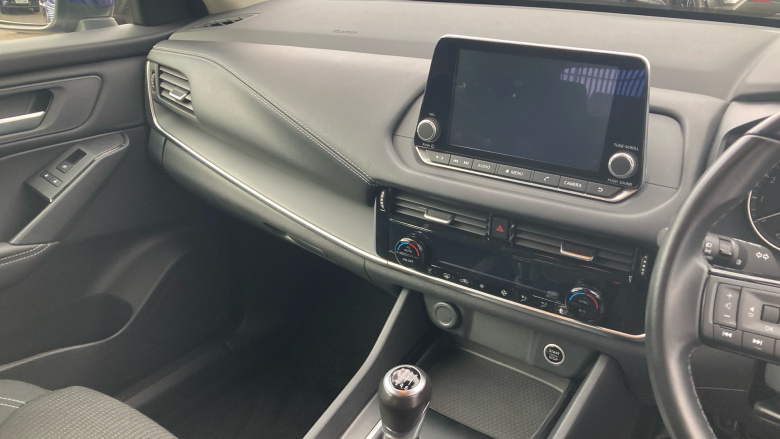 Nissan Qashqai 1.3 DiG-T MH 158 Acenta Premium 5dr Petrol Hatchback